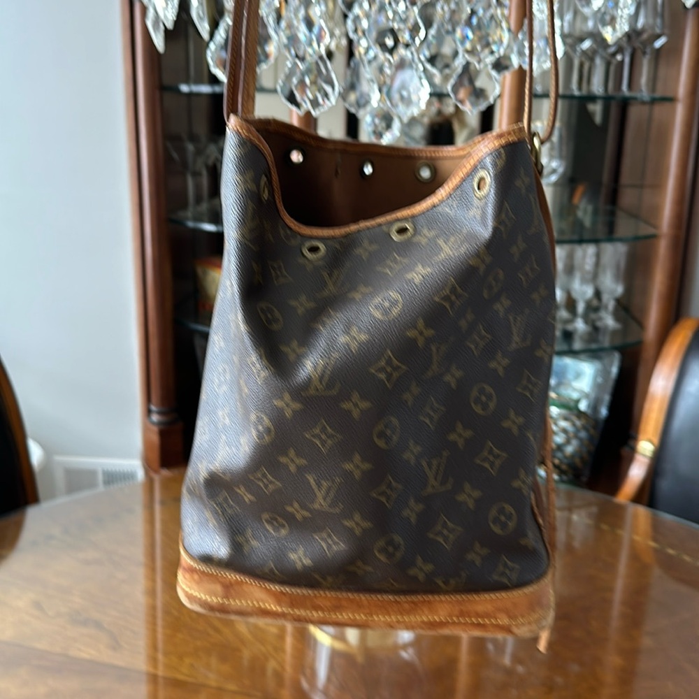 authentic Louis Vuitton NOE monogram shoulder tote bag❤️‍🩹
